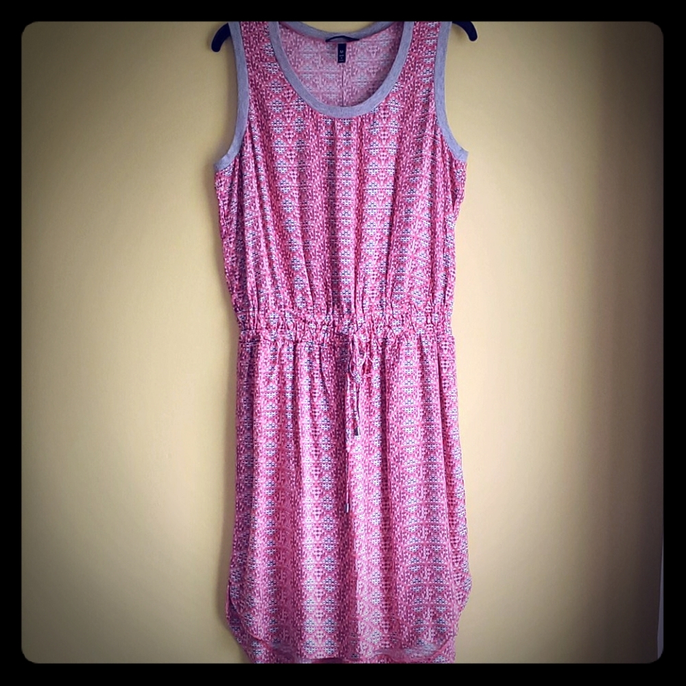 Signature Studio Sleeveless Dress. Sz. M